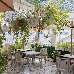 3* Hotell Lotus Laverne